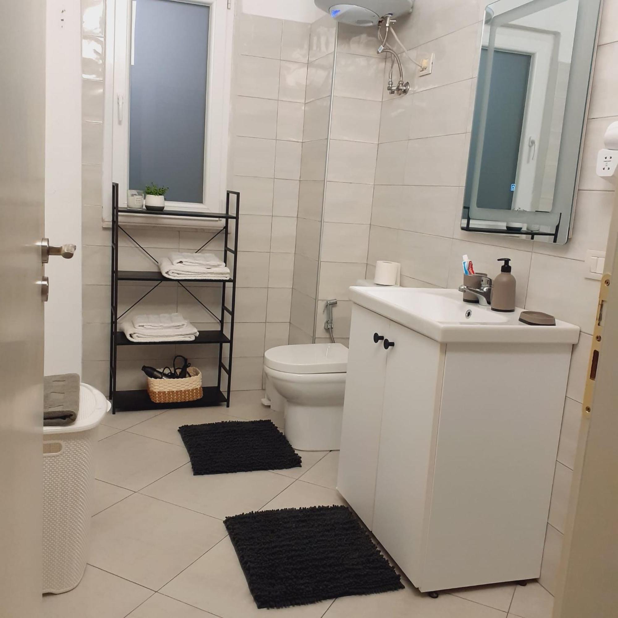 A Casa Dei Nonni Apartment Tirana Bagian luar foto